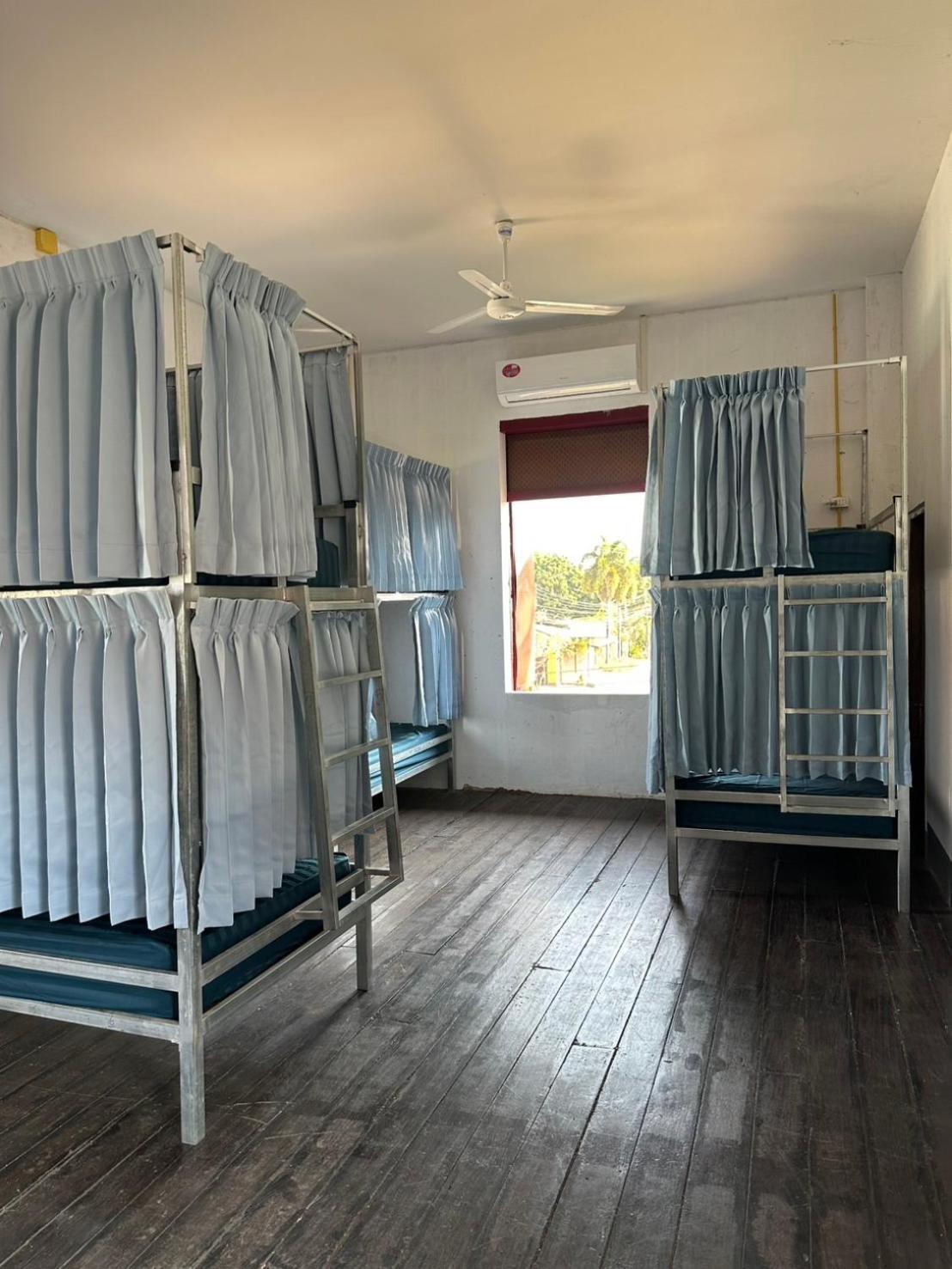 Via Thakhek Hostel & Cafe 외부 사진