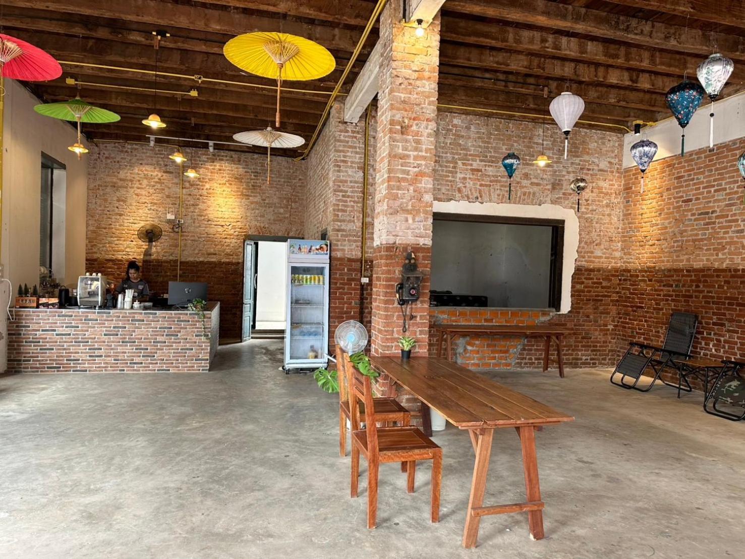 Via Thakhek Hostel & Cafe 외부 사진