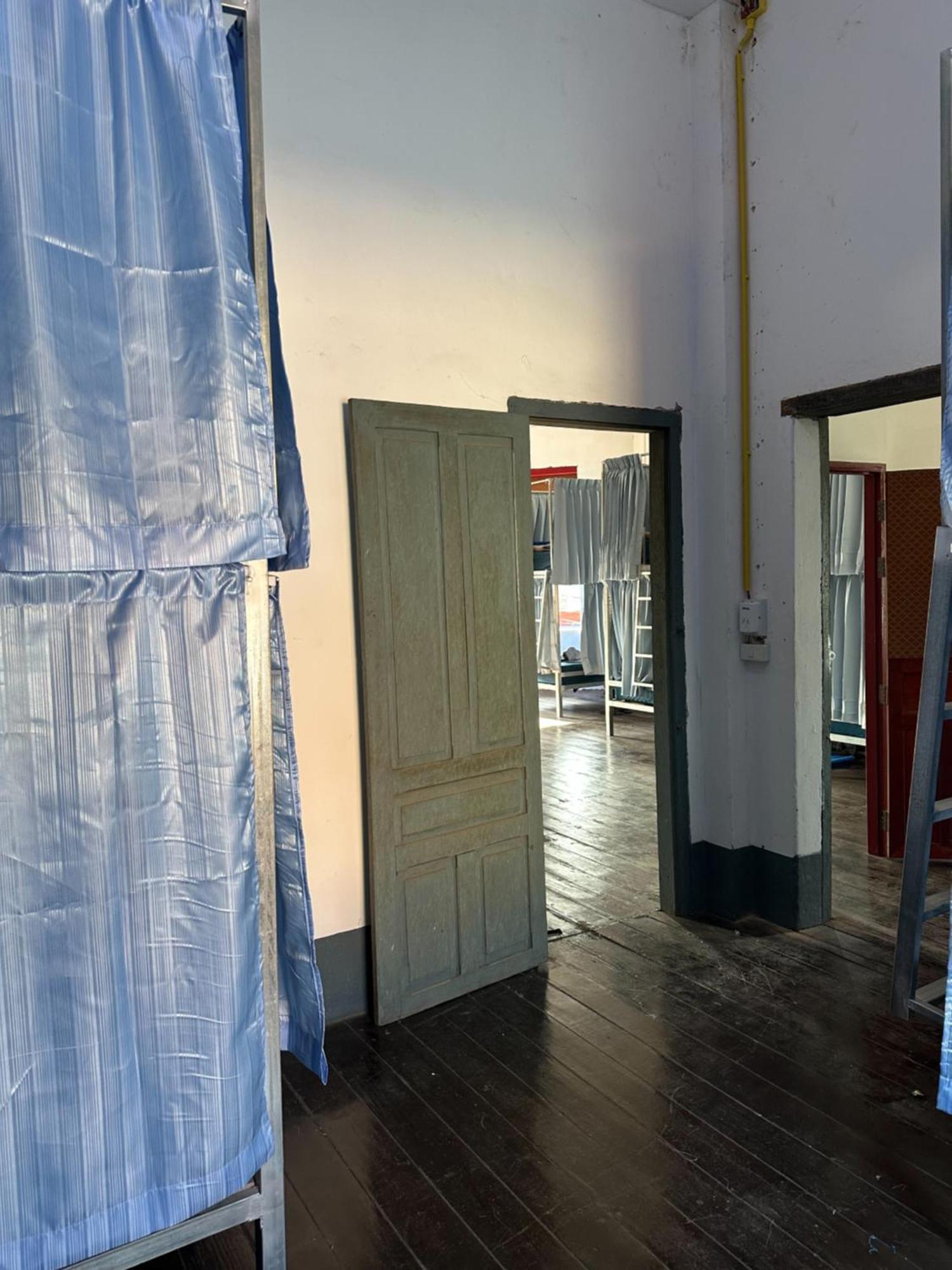 Via Thakhek Hostel & Cafe 외부 사진